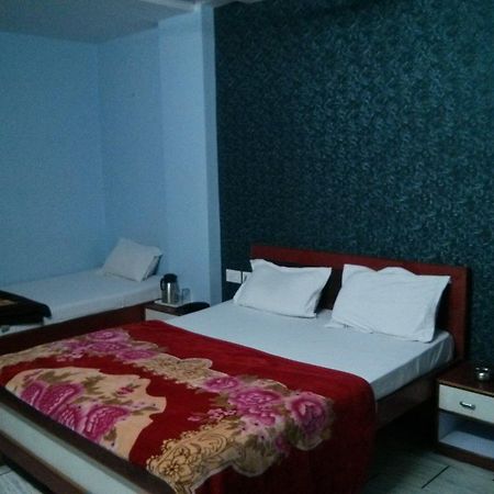 Oyo 15242 Hotel Rathi Palace 자이푸르 외부 사진